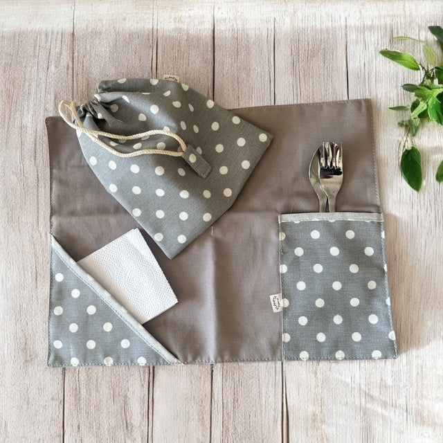 Individual Lunares Gris con Bolsita de Colación de Regalo