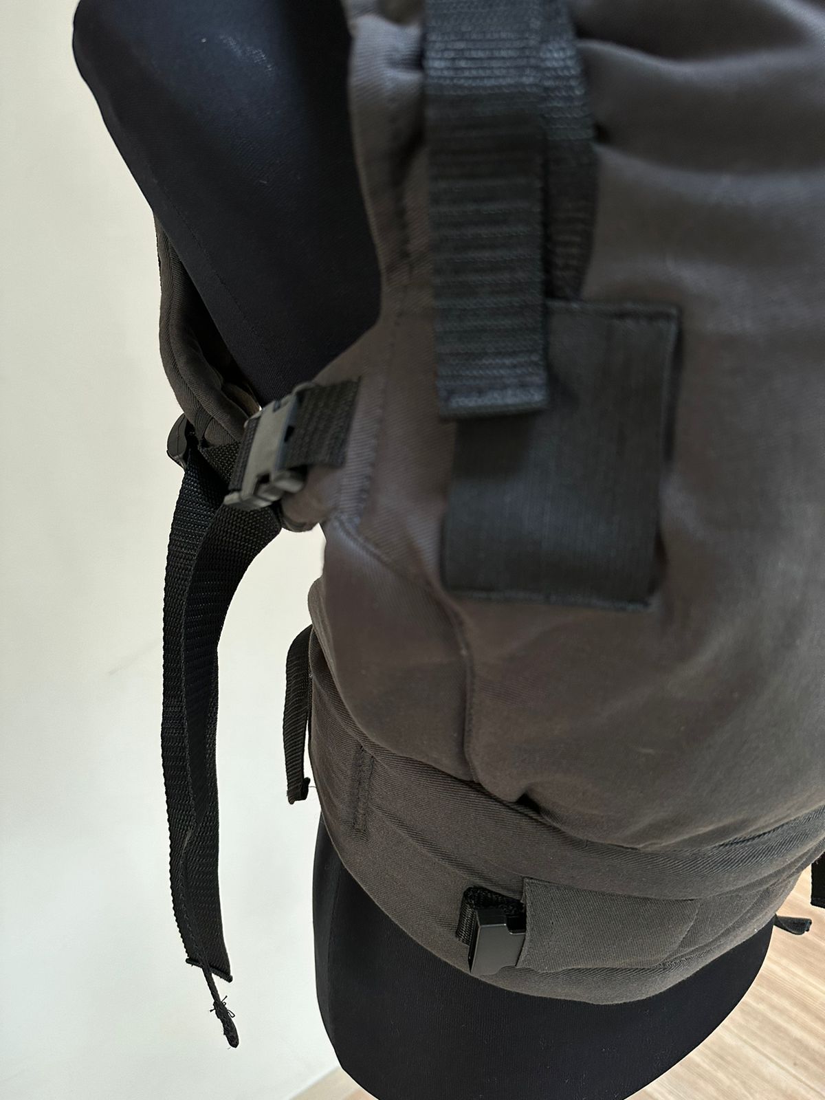 Porta Bebé Evolutivo Gris